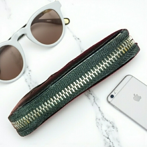 JIMMY CHOO Black Leather Star Embossed Wallet w/ Chain - Picture 4 of 7